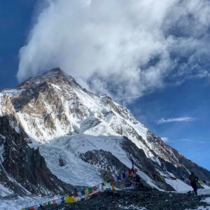 K2: Pakistani Climbers Attempting Rescue