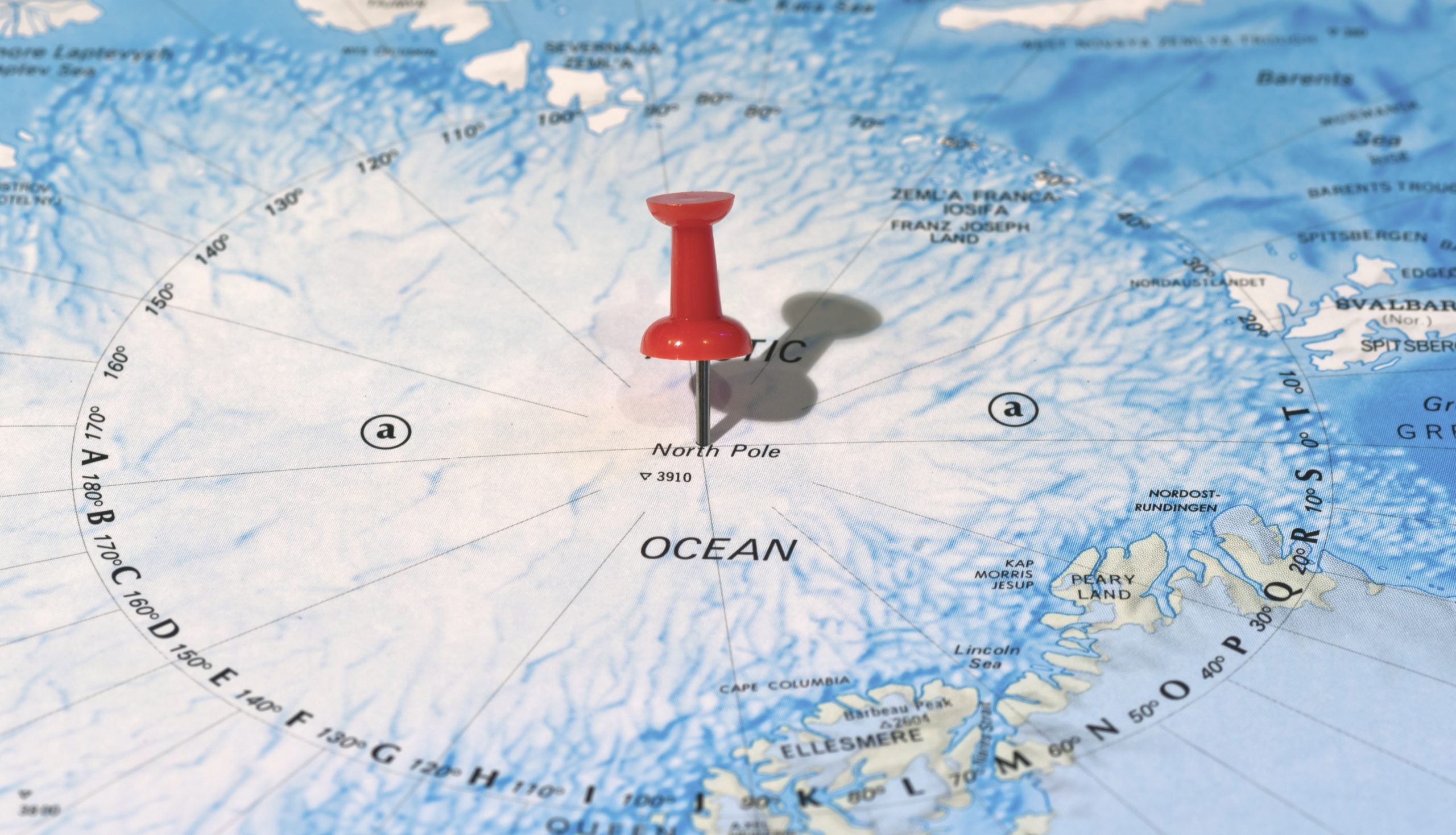 Newcomers' Guide: North Pole vs South Pole Expeditions » Explorersweb