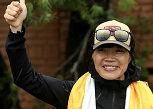 Chinese Climbers All Stranded in Kathmandu