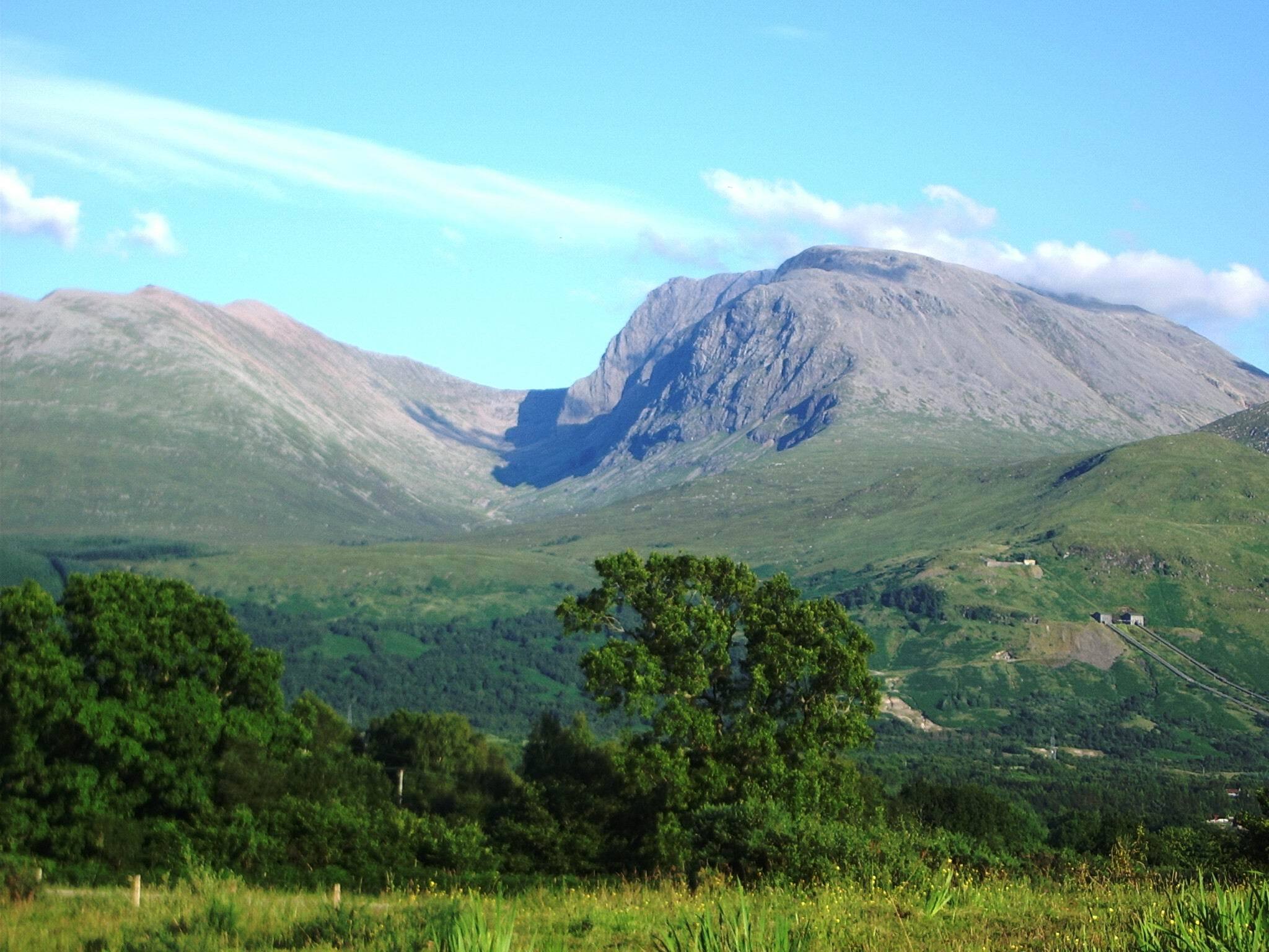 At just over 1,300 meters, Ben Nevis is the United Kingdom's tallest peak. 