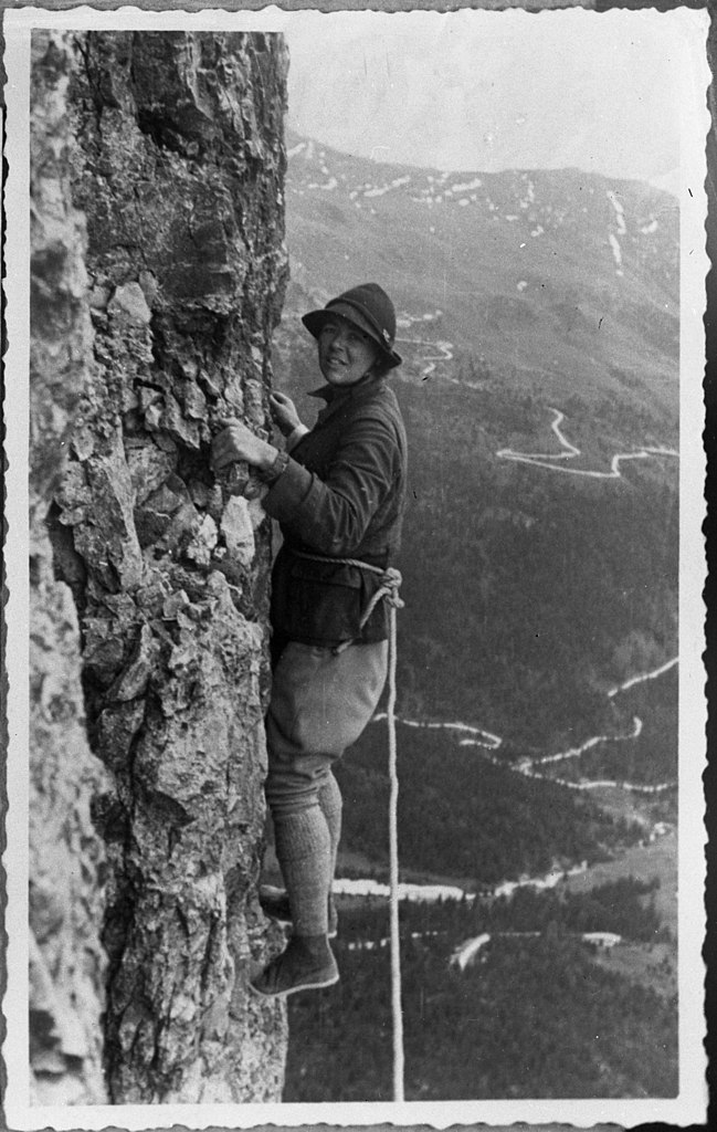 old-school rock climbing in the Dolomites