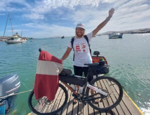 Bardelis completes his circumnavigation in Namibia