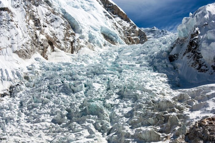 The maze of seracs falling down to the right of the West Shoulder on Everest