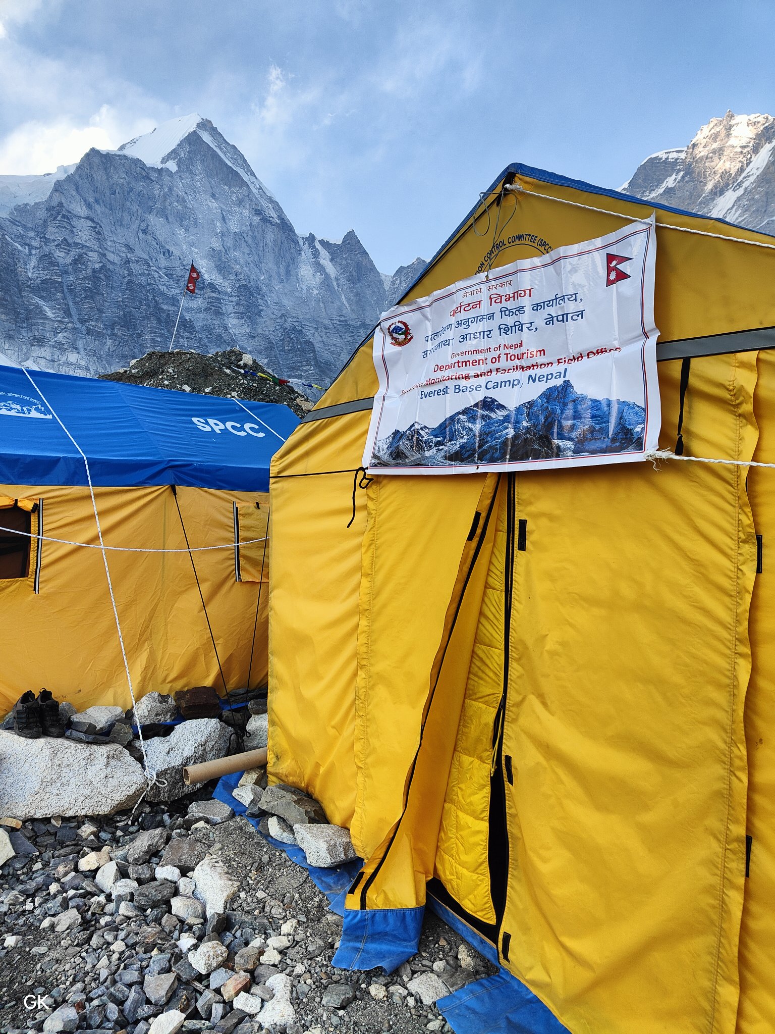 Purja, Elite Exped Accused of Breaking Everest Rules » Explorersweb