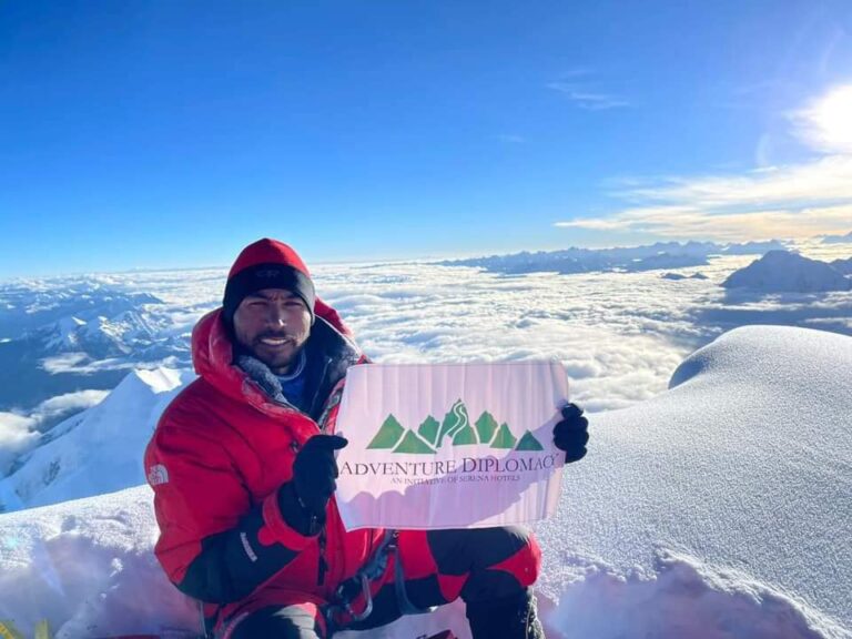 Sirbaz Khan Summits a Crowded Everest Without O2 » Explorersweb