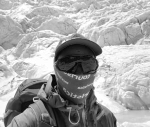 Black and White photo of Cheruiyot Kirui on Everest.