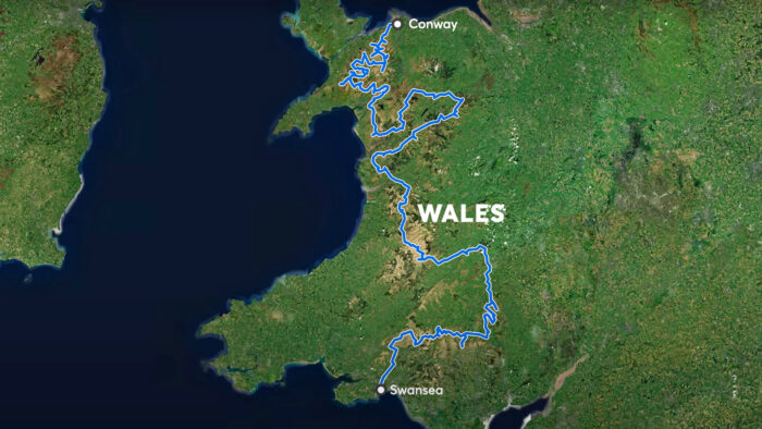 a map of the route that connects every high mountain in Wales