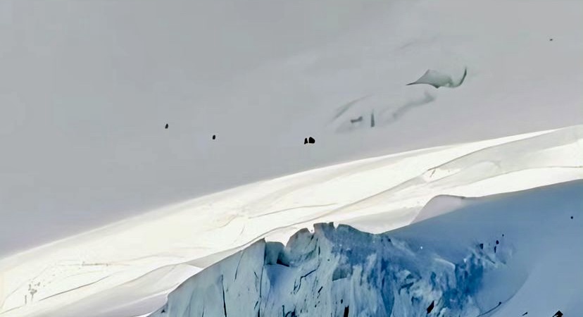 Climbers ascending on Broad Peak. 