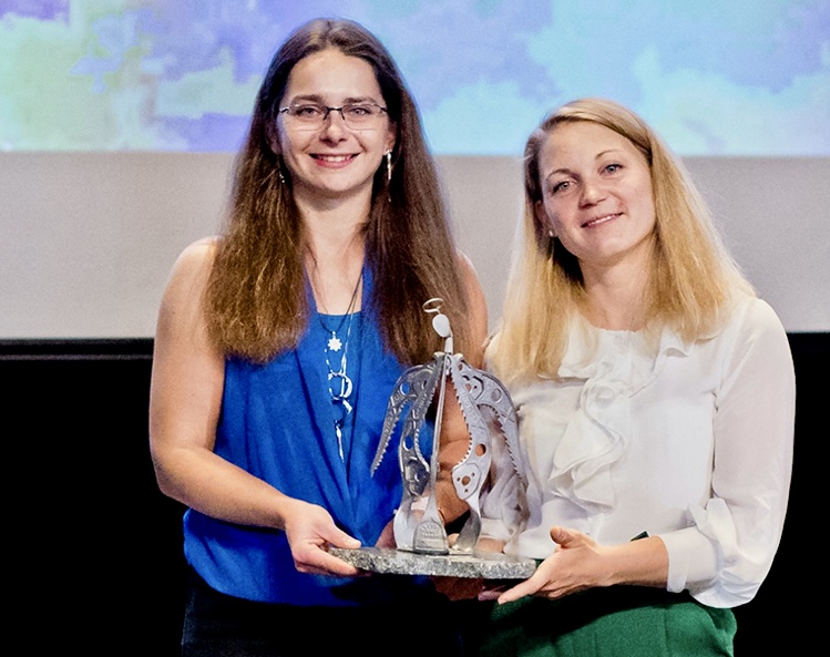 Patricija Verdev and Anja Petek receive their Steel Angel Award. 