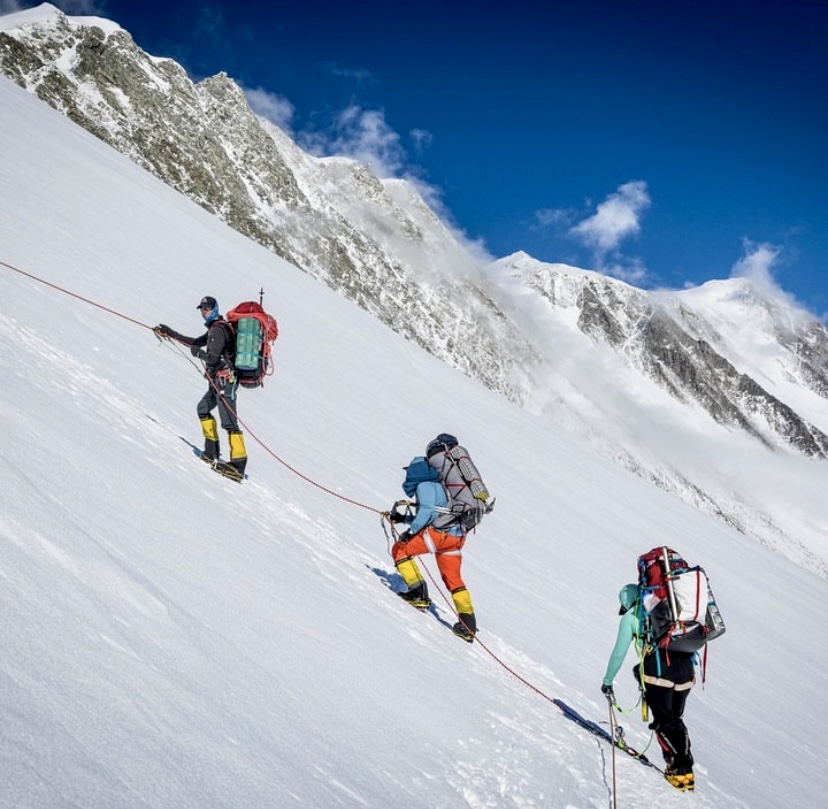 Mountaineers moving up to High Camp on Mount Vinson. 