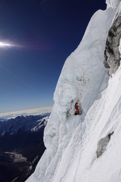 A tiny ice cave on the east face of Langtang Lirung