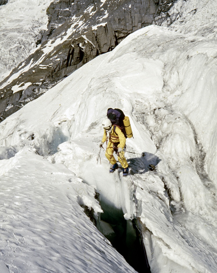 Wanda Rutkiewicz crossing a crevasse on Annapurna during the winter expedition. 