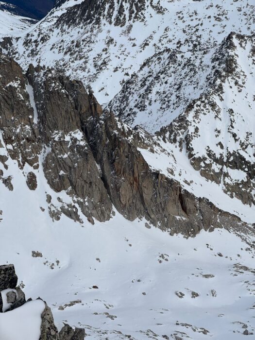 The rocky walls of Salenques-Tempestades ridge