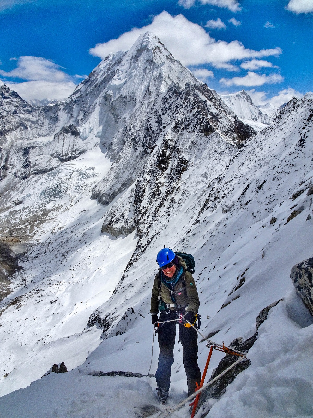 Abseiling dari Amphu Labsta.