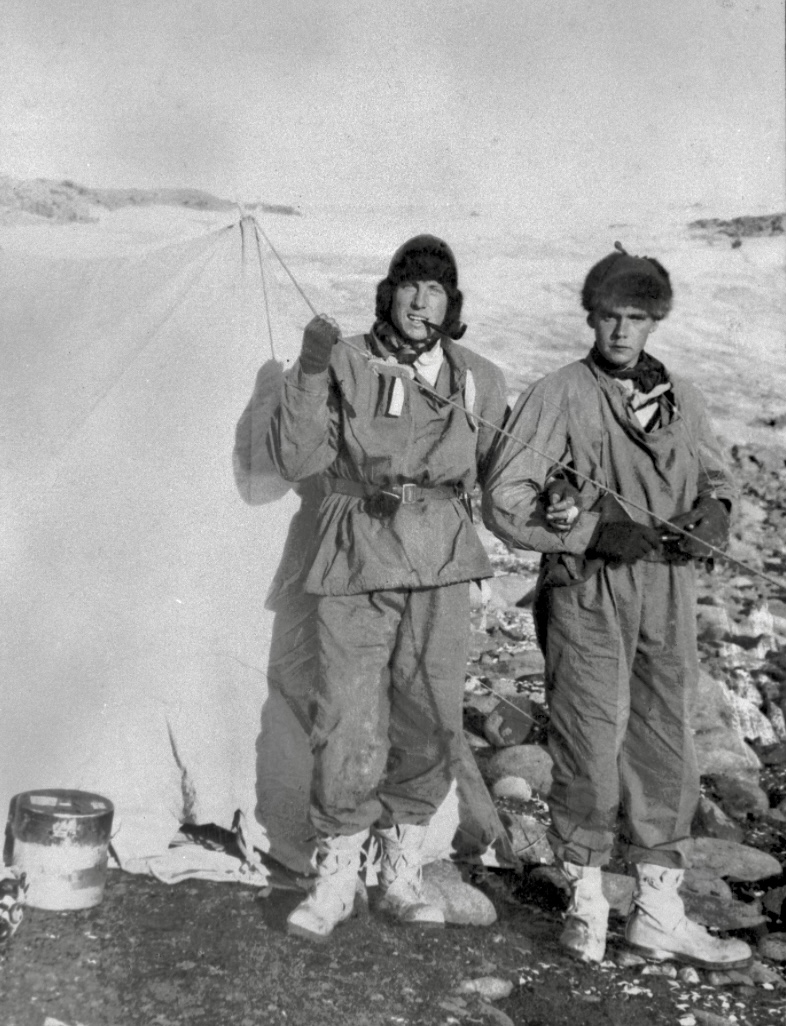 Sandy Irvine (left) and Geoffrey Milling in Spitsbergen in 1923.