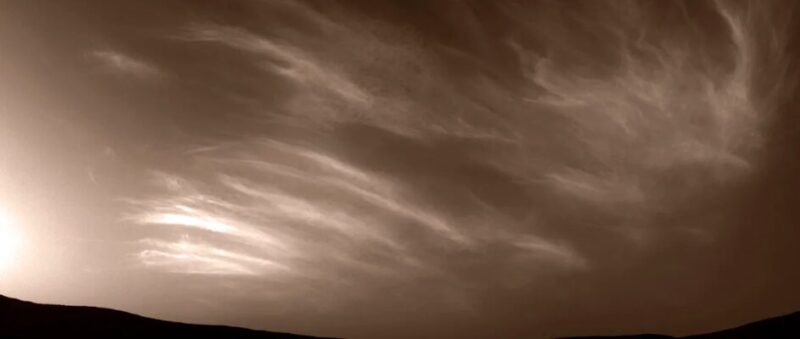 noctilucent clouds on Mars