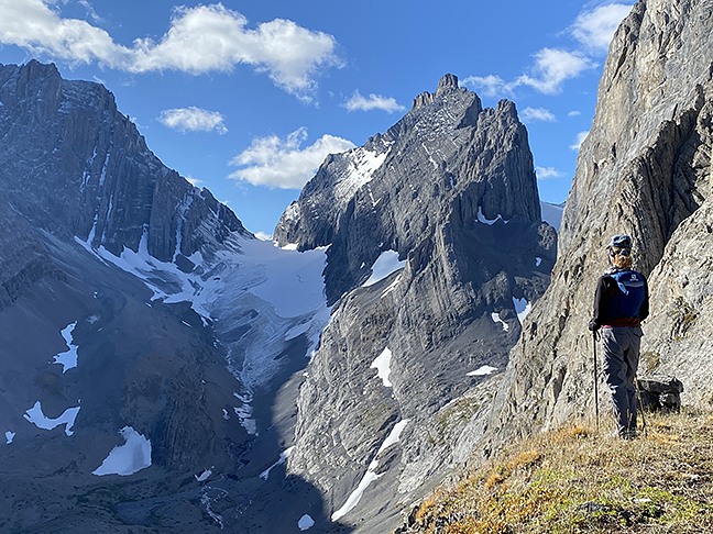Piggy Plus Col, one of many Kananaski Country hikes.