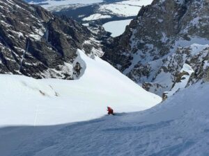 Skiing the Enduro Traverse.