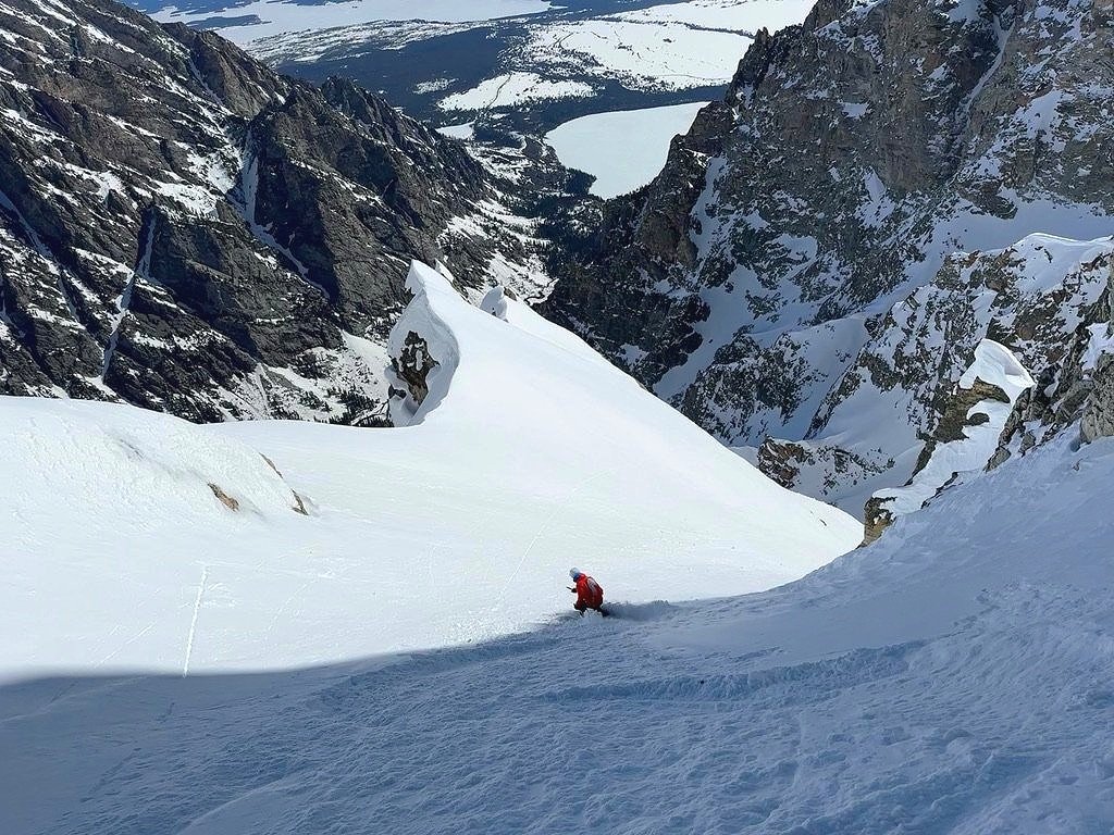 Skiing the Enduro Traverse.