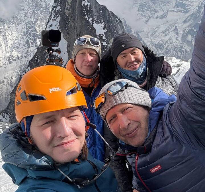 Russian climbers take a selfie on Jannu East