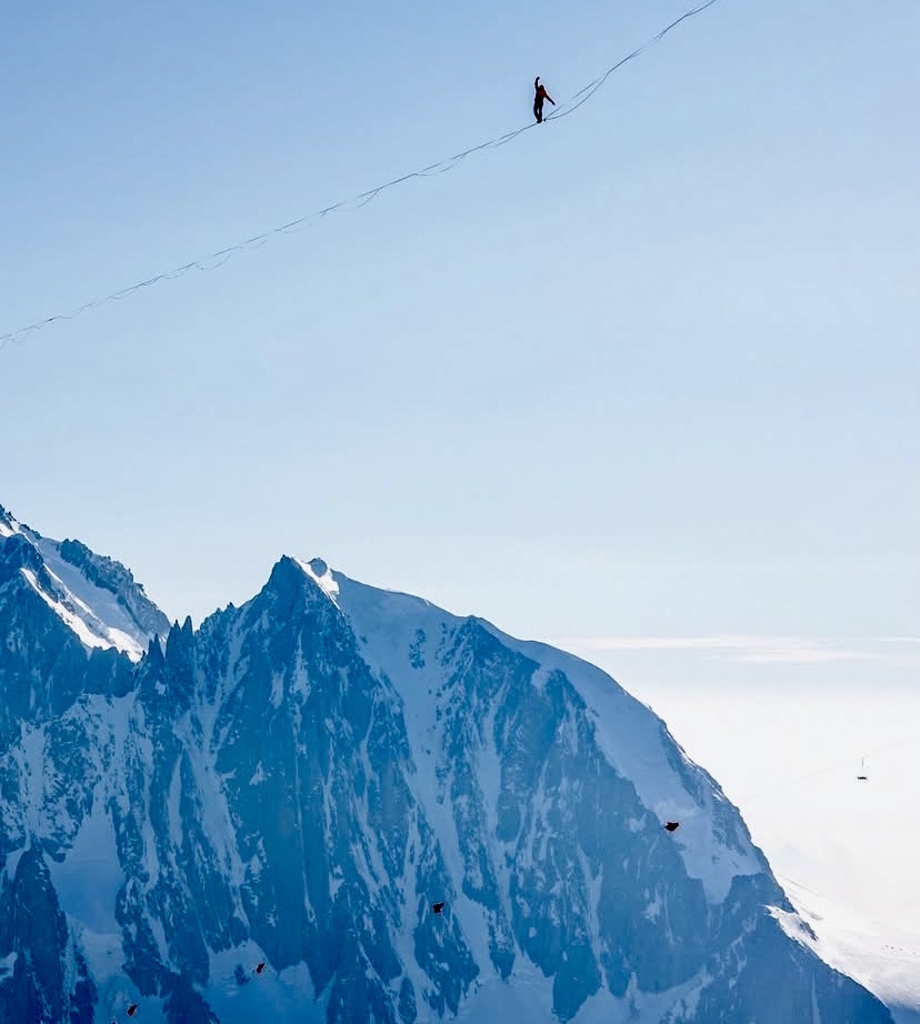 Highlining between Dent due Geant and Mont Mallet.
