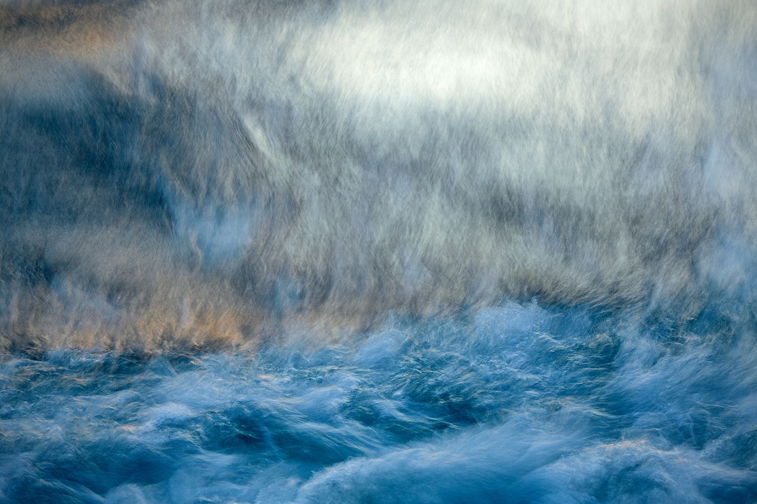 A blurry photo of waves.