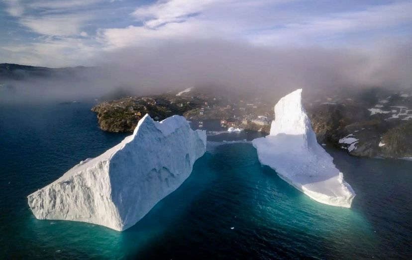 Iceberg at Innaarsuit, July 2025.