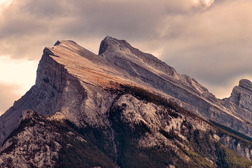 mount rundle closeup