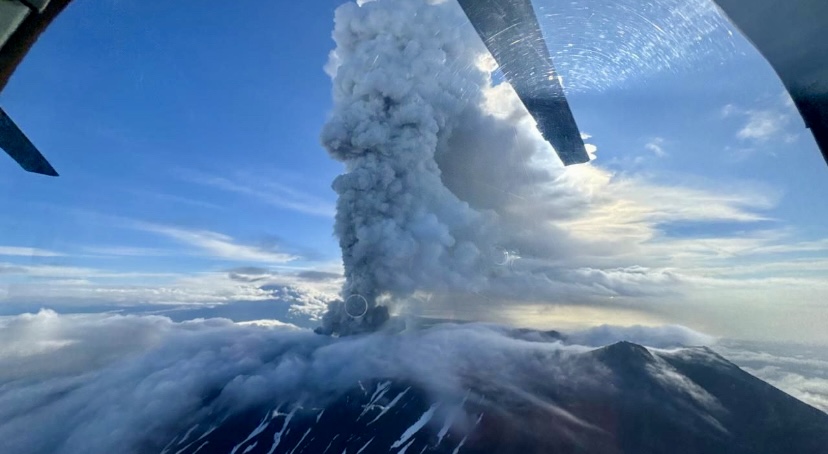 Krasheninnikov volcano erupting.