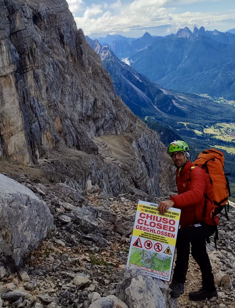 Authorities' warning in the Dolomites. 