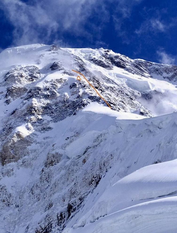 Pobeda, 2021. Kovacs and Vitez were at the orange circle, when an exhausted Mehri Jafari, orange line, took the wrng ridge and fell and disappeared.