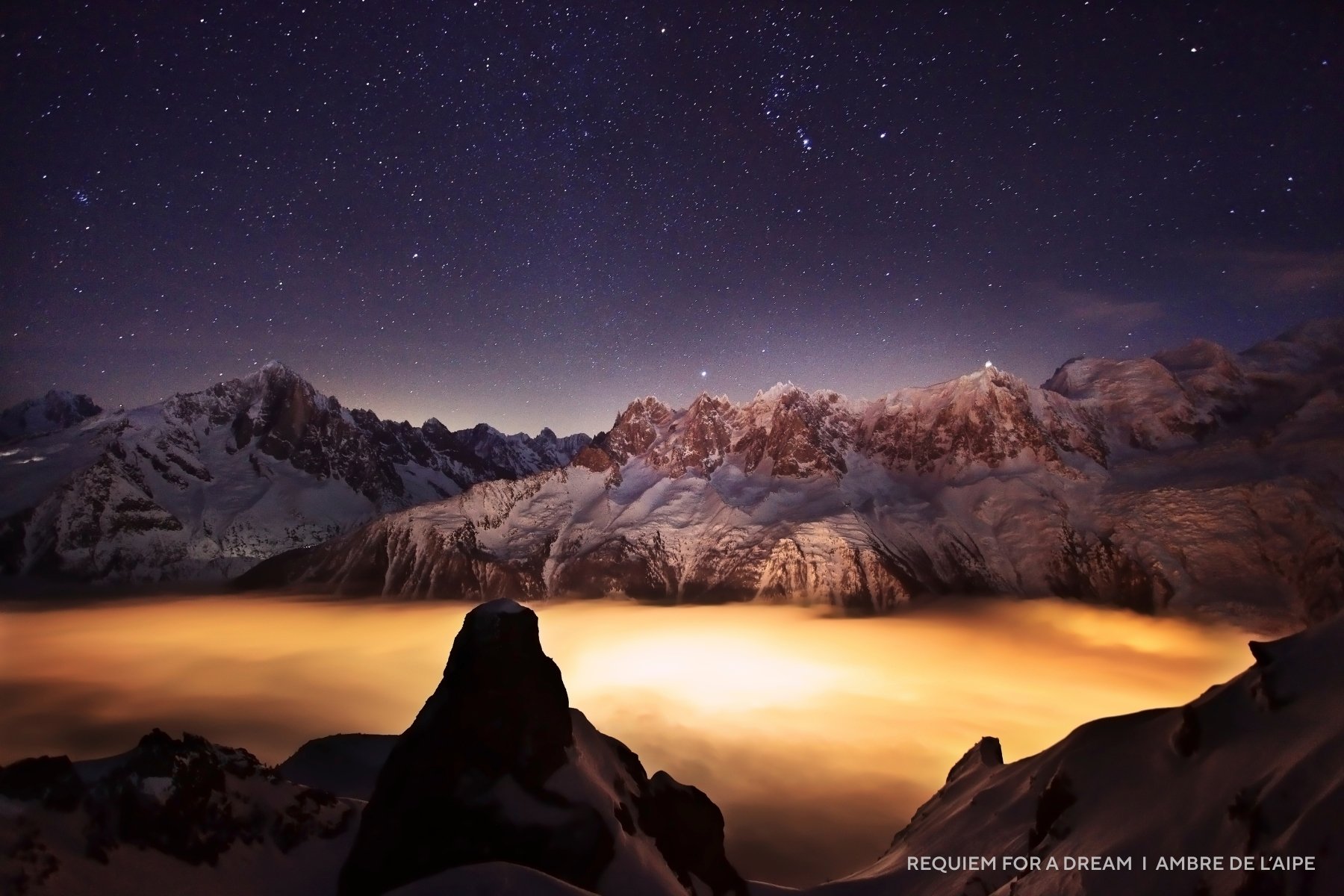 Mont-Blanc is visible on the far right. Photo: Ambre de l'Aipe