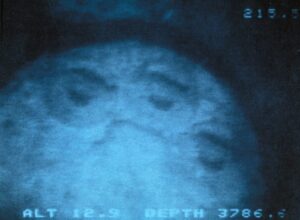 An image of something mechanica on the Titanicl underwater