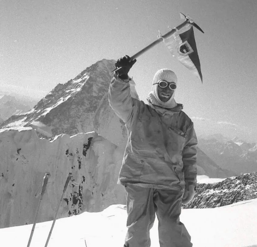 1957, a photo of Broad Peak's first ascent. 