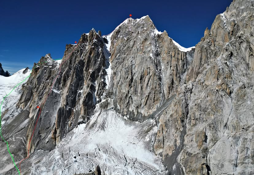 The ascent line and the bivy marked with red, and the descent line is marked with green.