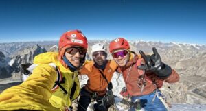 Yudai Suzuki, Genki Narumi and Hiroki Yamamoto on the summit of Hasho II.