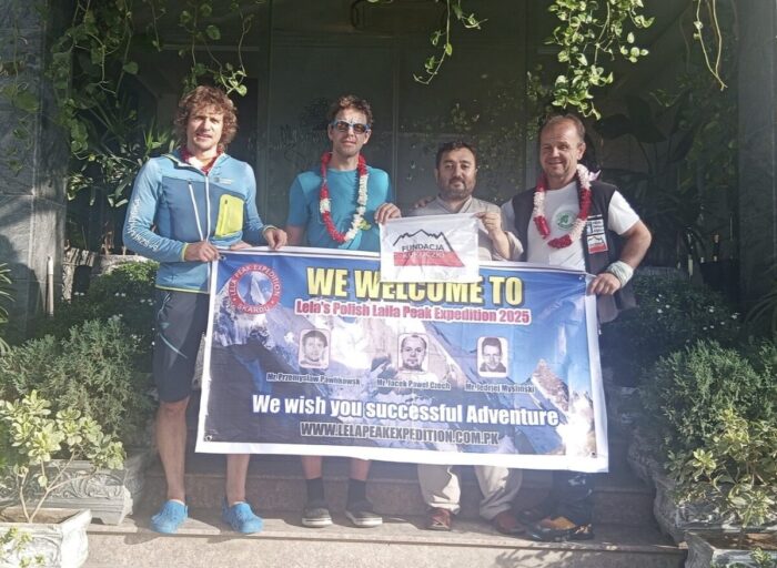 The Polish team, before heading for Laila Peak. 