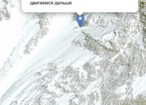 A signal tracking the location of a climber on a 3D map of Manaslu's SW side.