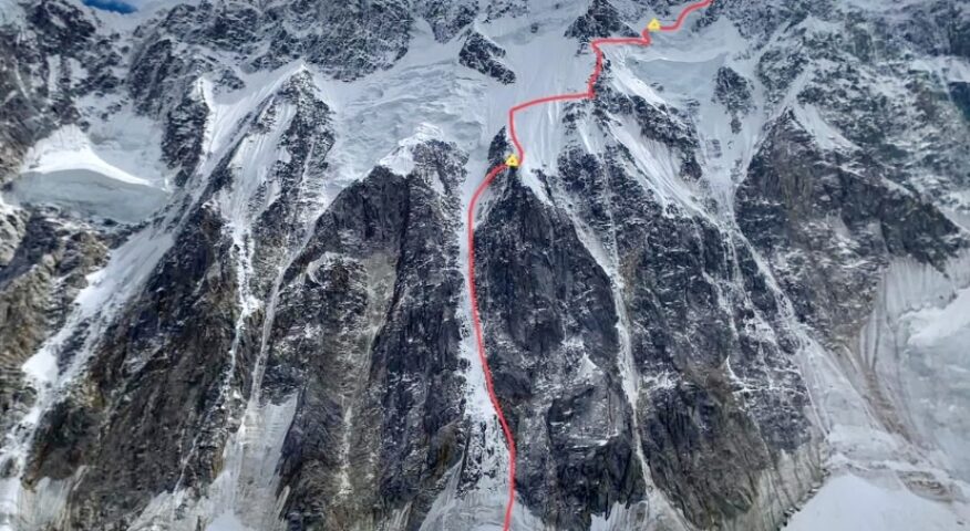 The route marked in red of the first ascent of 6,232m Tumladen Sar.