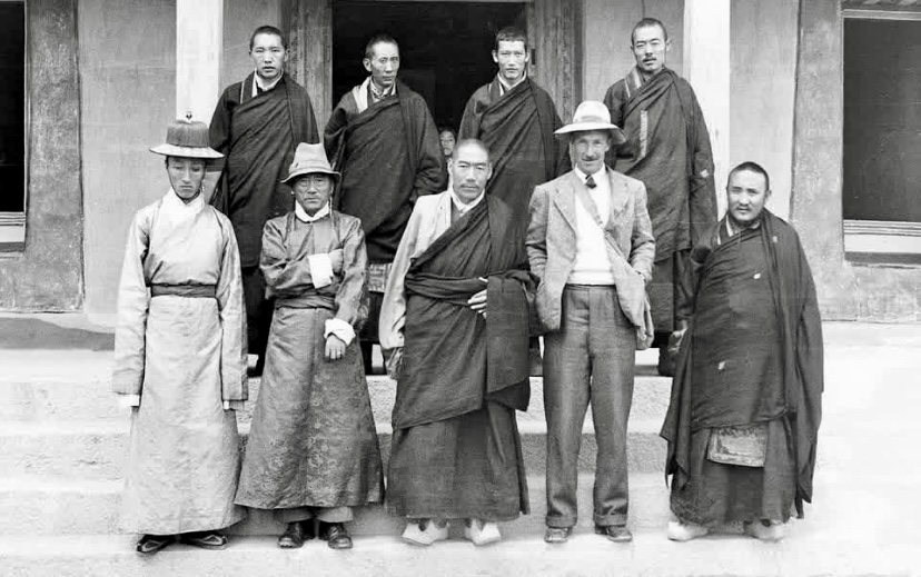 In Tibet: Peter Aufschnaiter with local dignitaries.