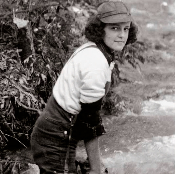 A young Elizabeth Hawley.