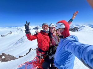Catalina Unwin, Angelina Di Prinzio, and Paloma Farkas on the summit of Cerro Steffen.