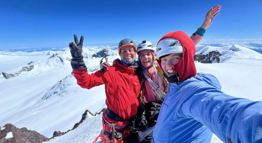 Catalina Unwin, Angelina Di Prinzio, and Paloma Farkas on the summit of Cerro Steffen.
