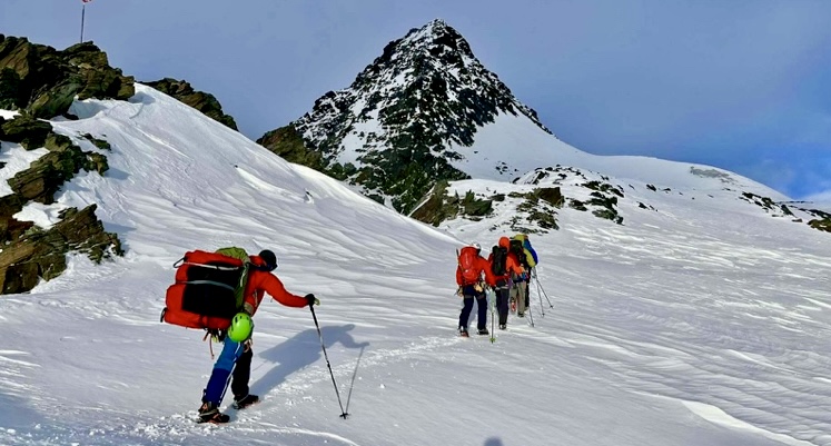 Rescuers on the way up. January, 2025. 