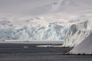 Calving glaciers on the ocean