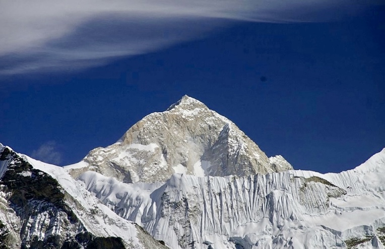 Makalu from the west.