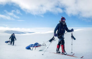 Kathinka and Emma Gyllenhammar skiing