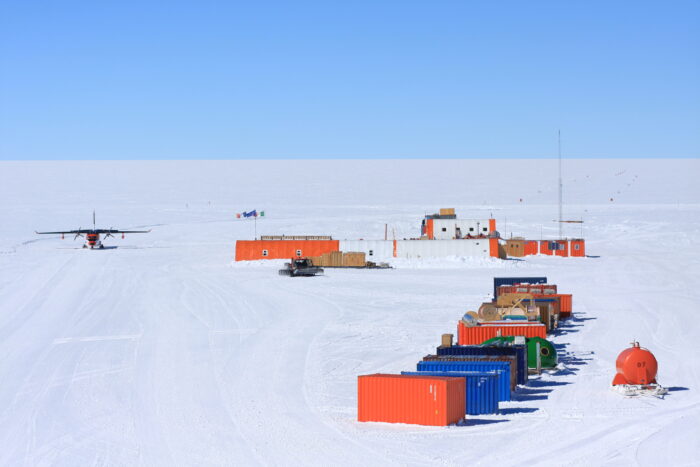 Snow-covered runway at Concordia Station on the Antarctic Plateau. Photo: ESA/IPEV/PNRA – A. Salam