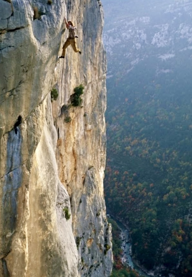 Alain Robert during a hard free solo climb in Verdon.