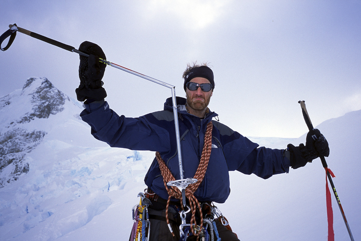 Ousland with a broken ski pole